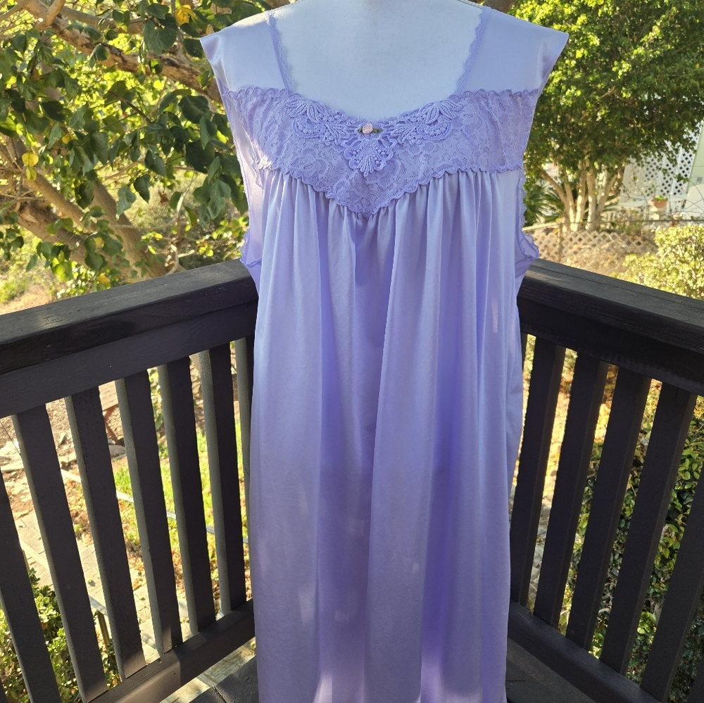 Woman Within Elegant Lavender Lace Nightgown Size 2X Mint Condition